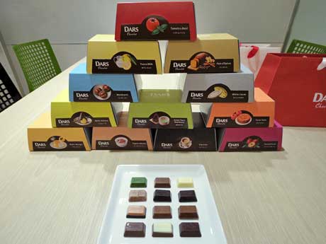 表参道にチョコ菓子「ダース」限定店　カカオ12種類を使ったフレーバー12種類