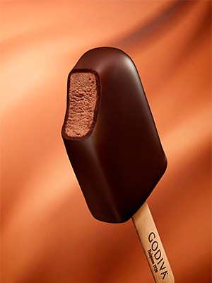 初登場！贅沢な味わいの“大人のチョコレートアイスバー” 「ゴディバ チョコレートアイスバー ダブルチョコレート」